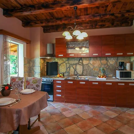 Dea In Kmeti Tatil Evi
